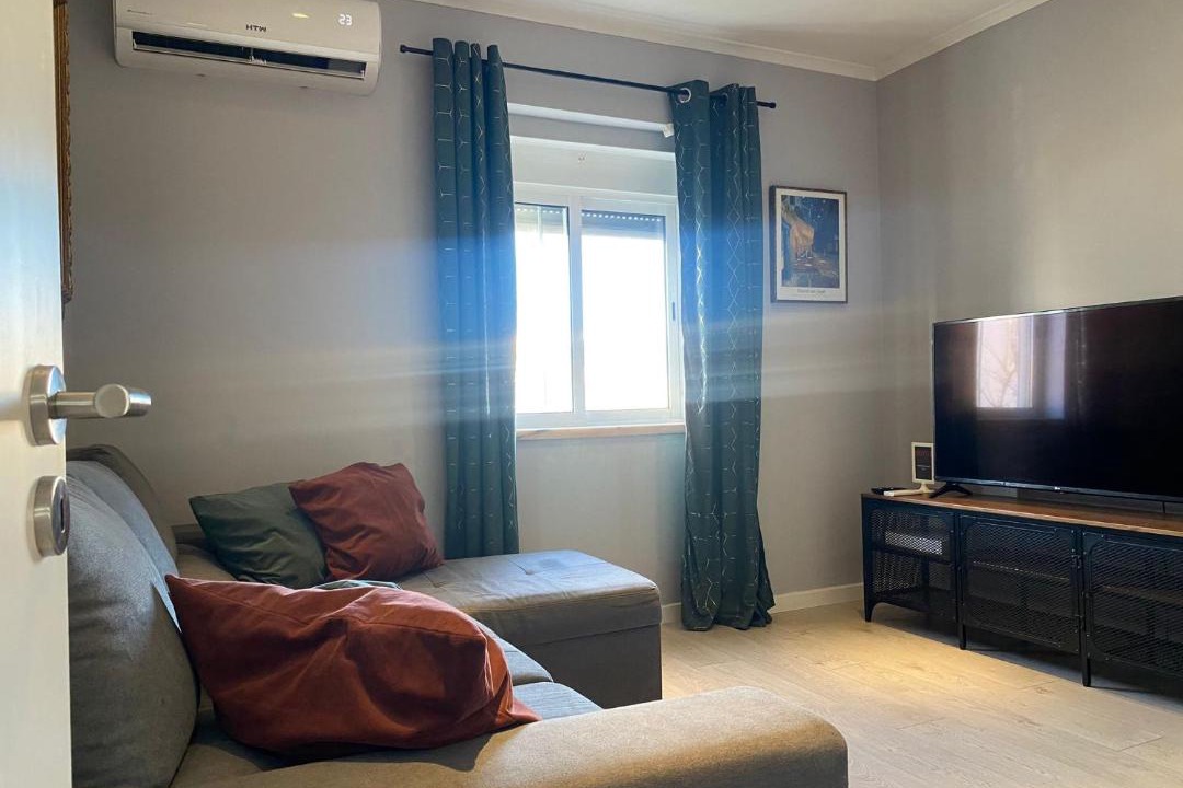 Cova da Piedade Apartment | Piedade Central Apartment with Terrace