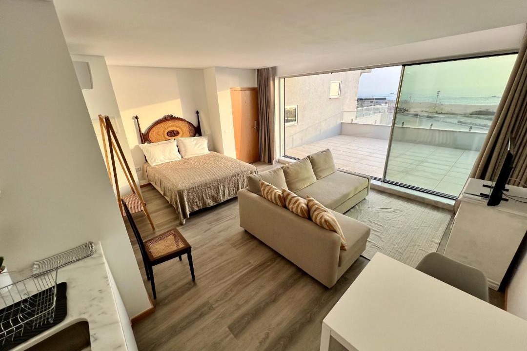 A Ver-o-Mar Apartment | Sunset Studios