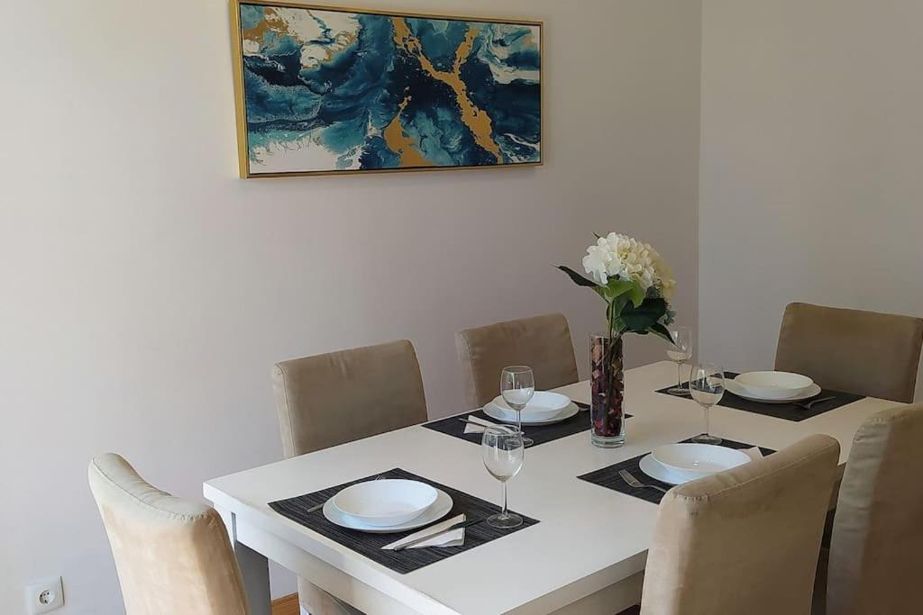 Olivais Apartment | Lisbon, 2 Bedrooms, Metro & Airport, AC & WiFi