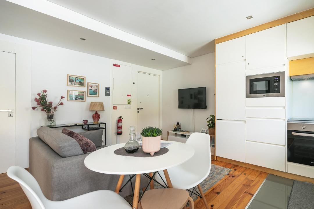 Campanha Apartment | Porto Insight Apartments Campanha with Balcony and AC