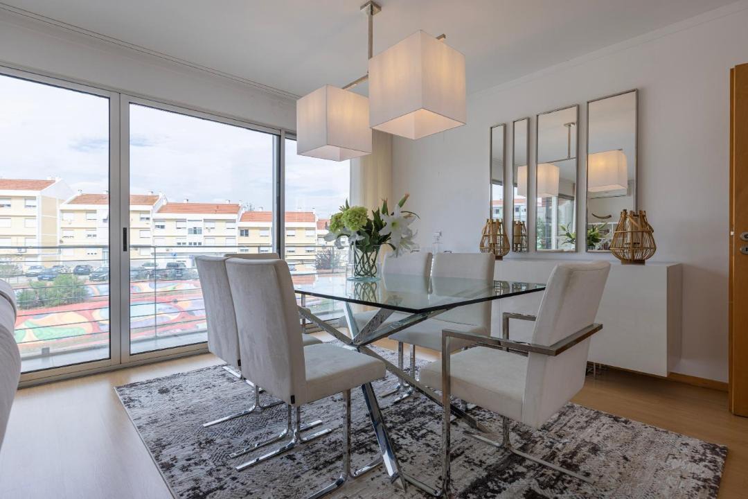 Lumiar Apartment | Charm 3BDR Apartment W/Balcony by LovelyStay