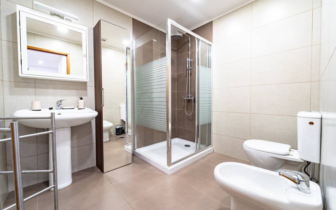 Photo of Bathroom in Portela