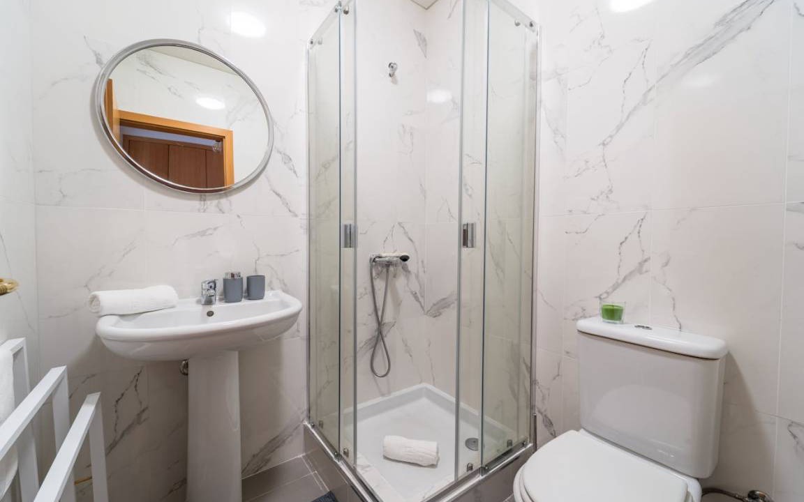 Photo of Bathroom in Portela
