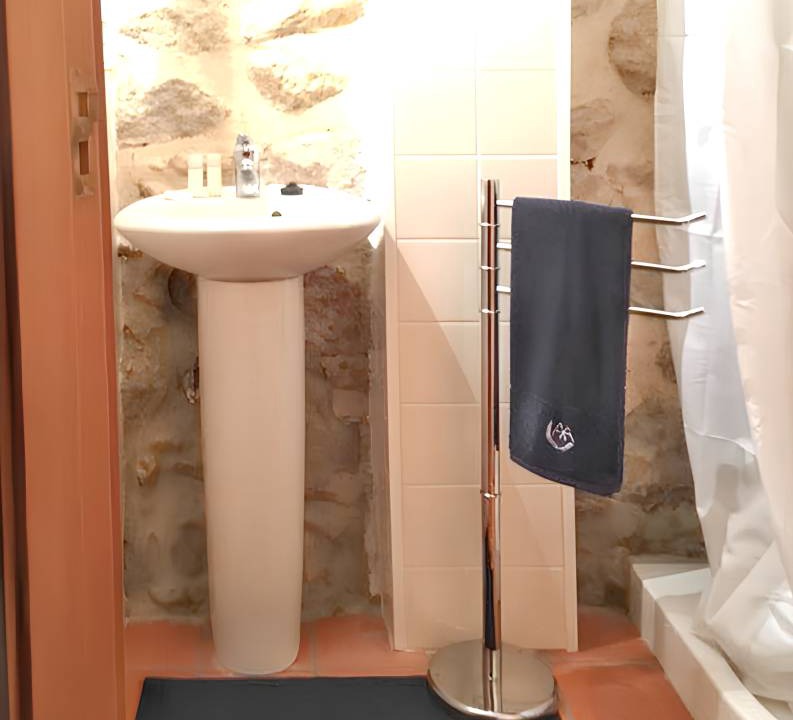 Photo of Bathroom in Meada