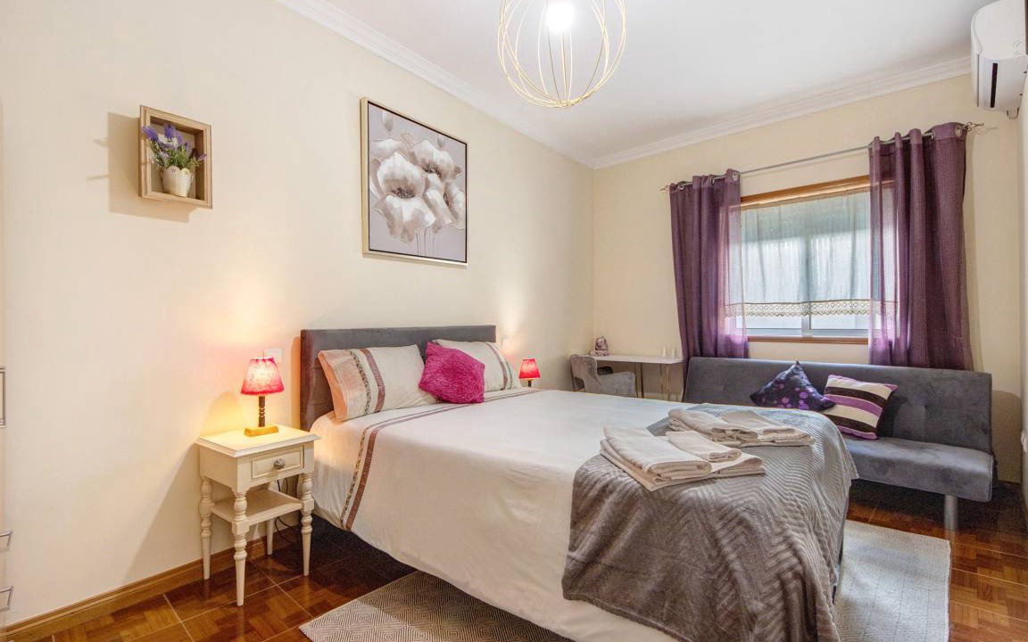 Photo of Bedroom in Rates