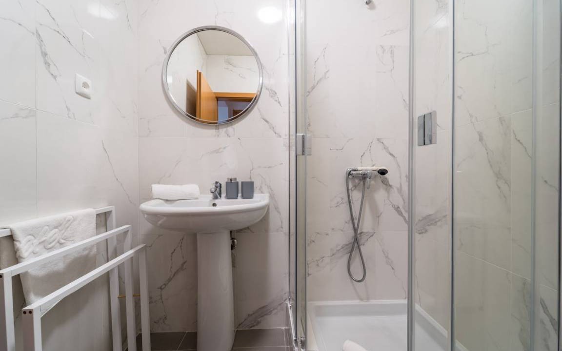 Photo of Bathroom in Portela