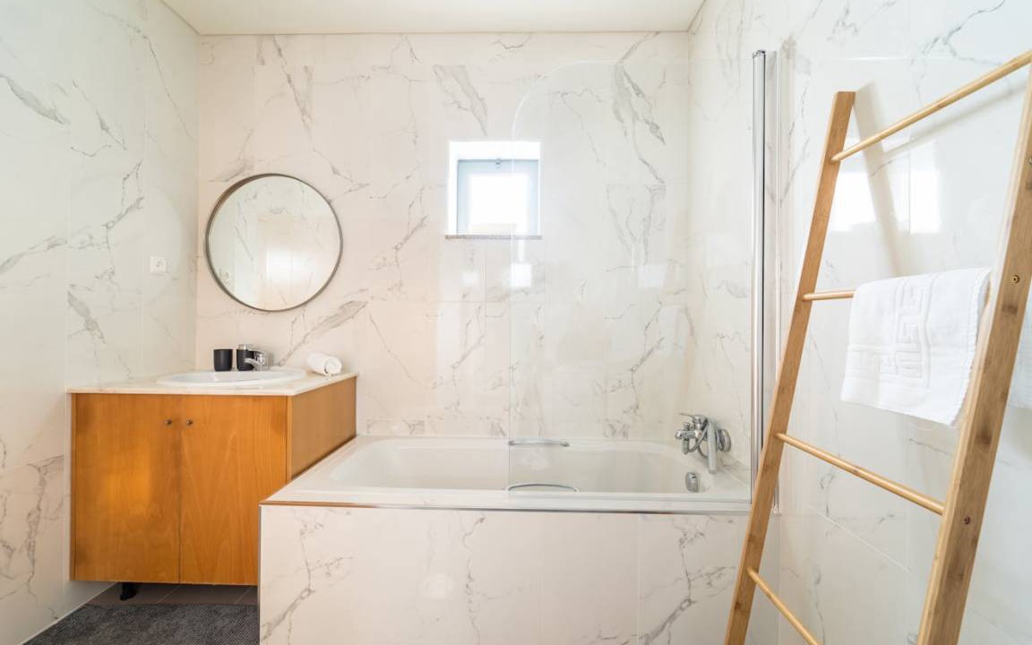 Photo of Bathroom in Portela