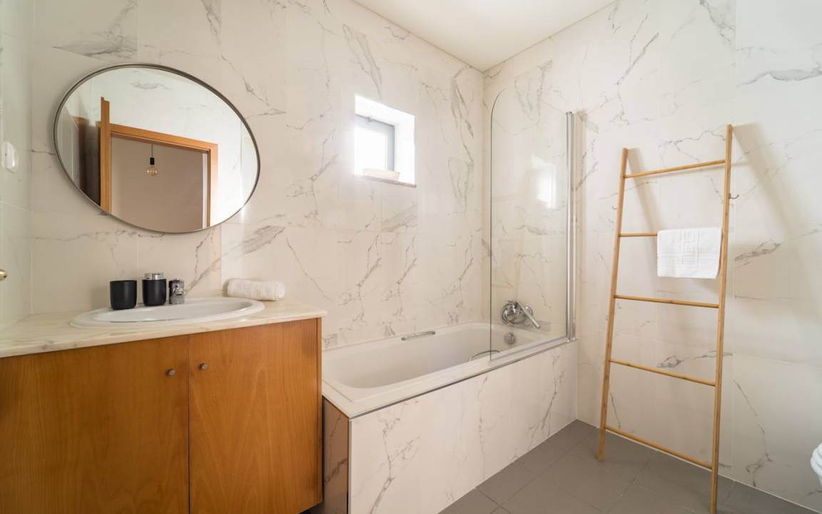 Photo of Bathroom in Portela
