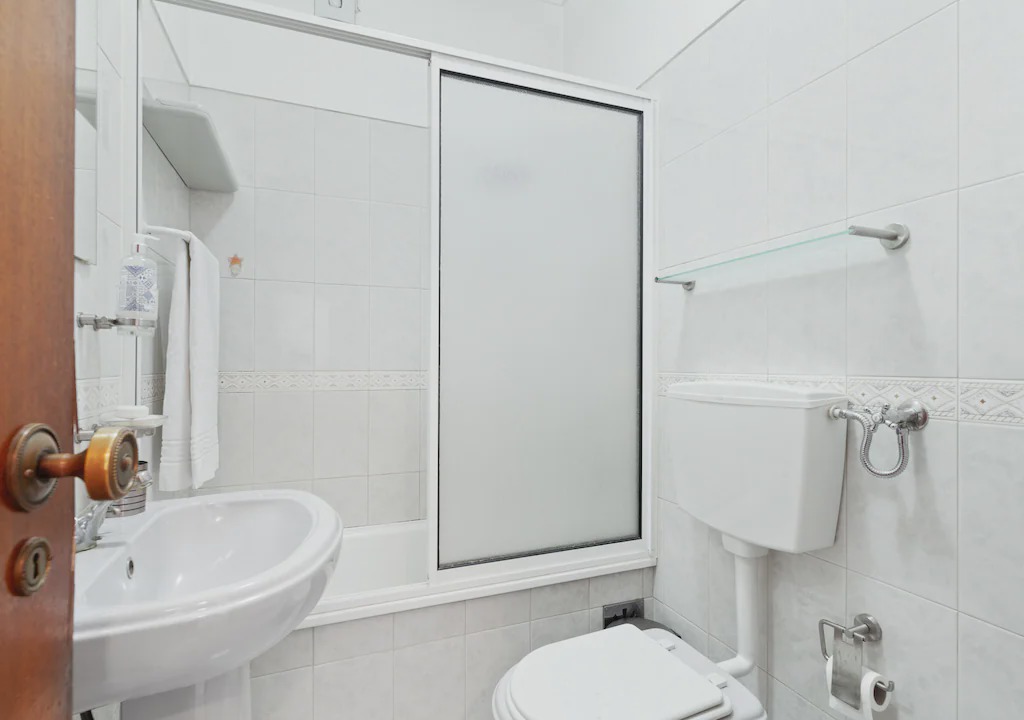 Photo of Bathroom in Cova da Piedade