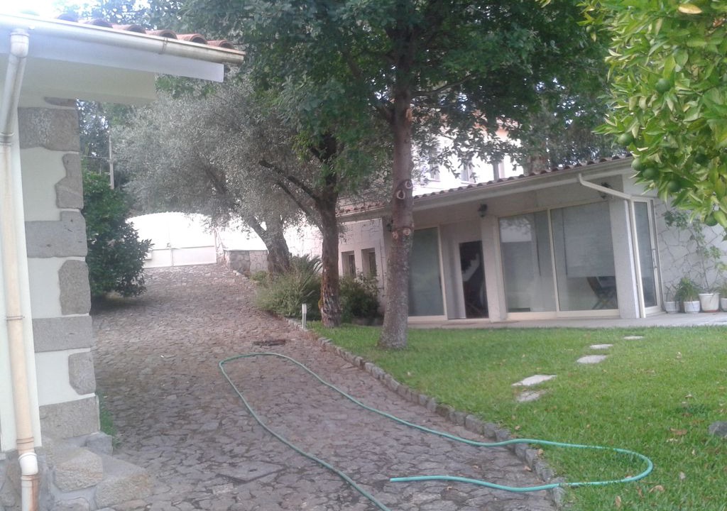 Photo of Buildings in Barbudo