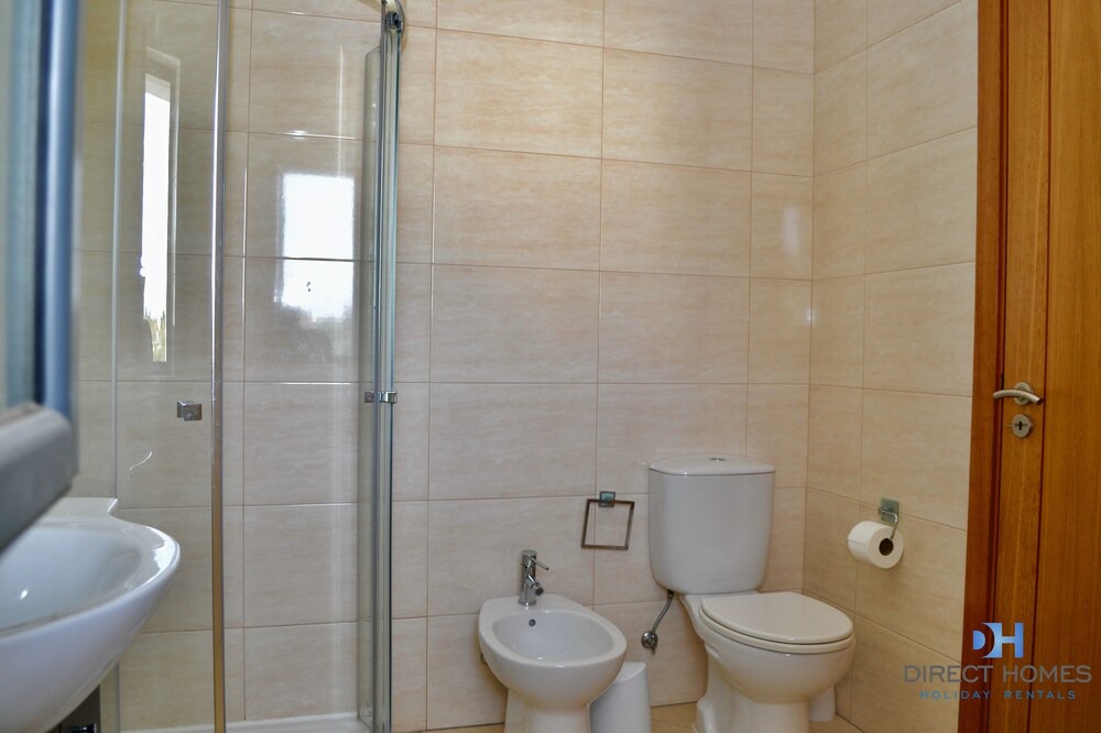 Photo of Bathroom in Mosqueira