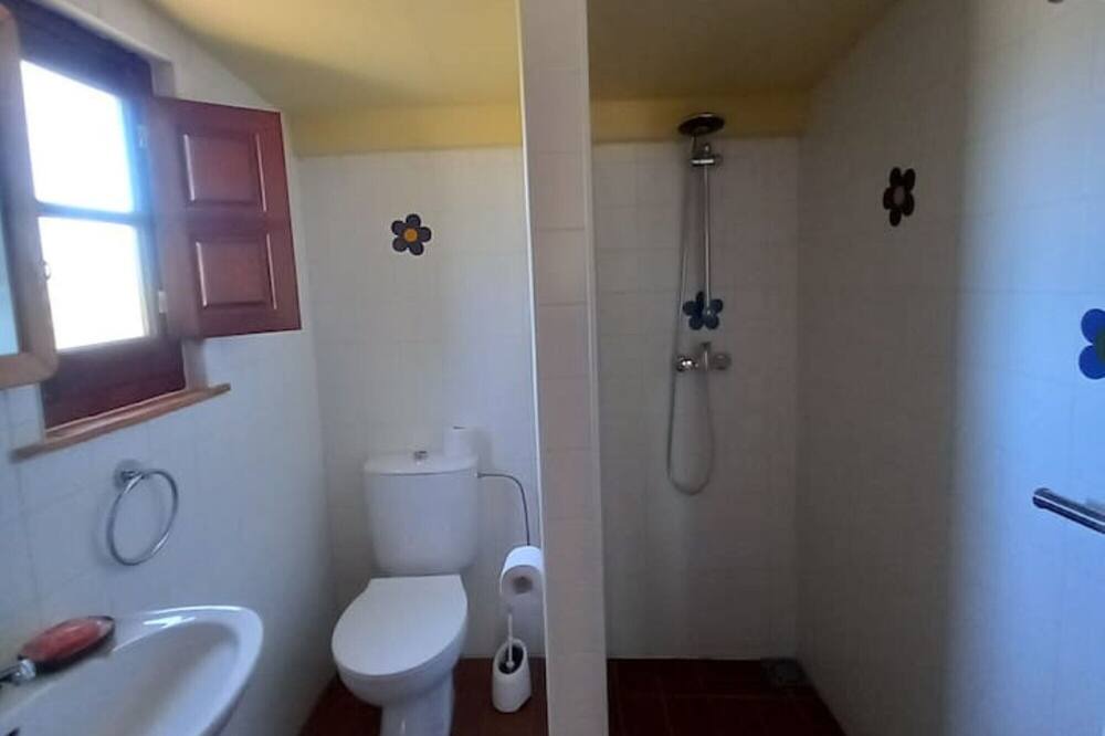 Photo of Bathroom in Odemira