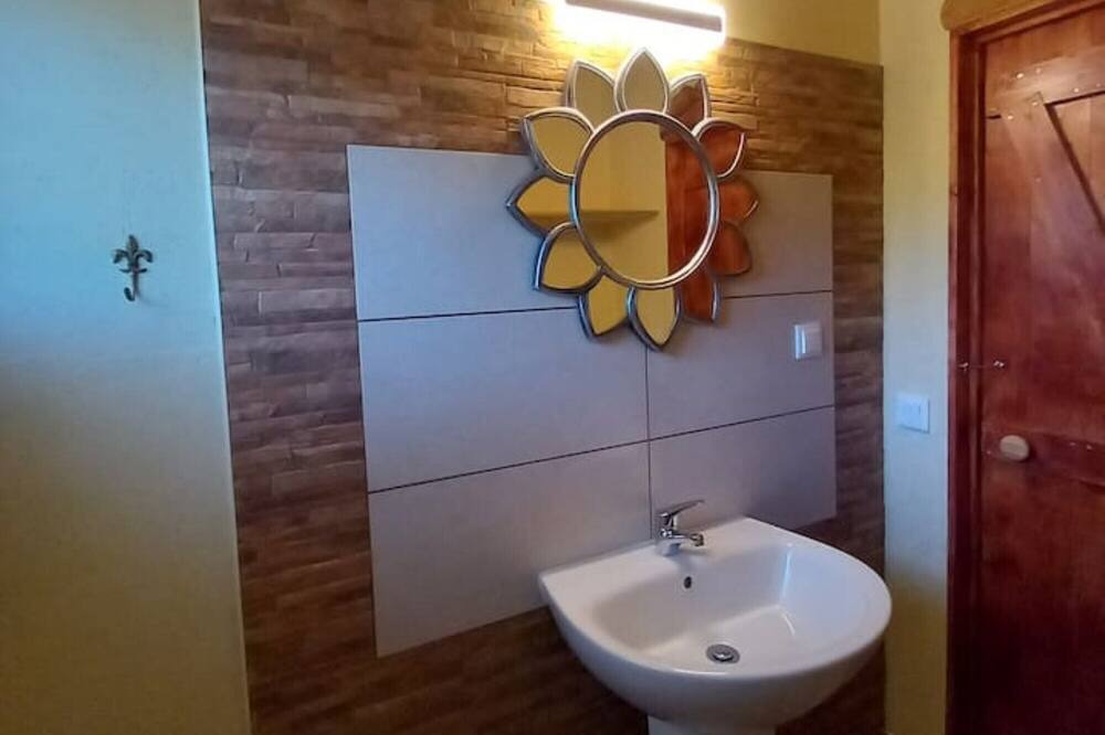 Photo of Bathroom in Odemira
