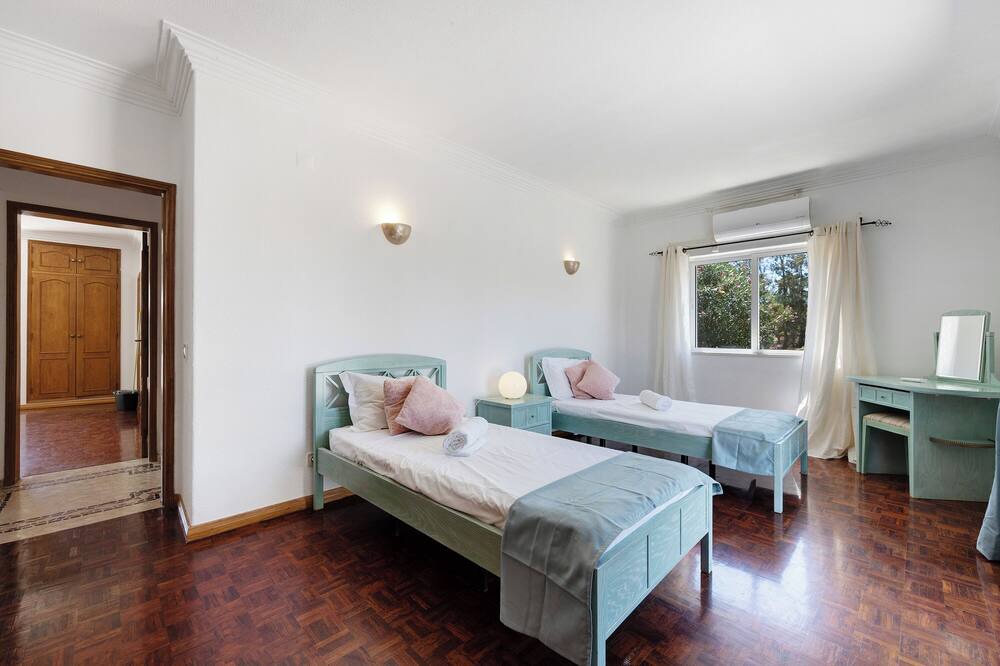 Photo of Bedroom in Caramujeira