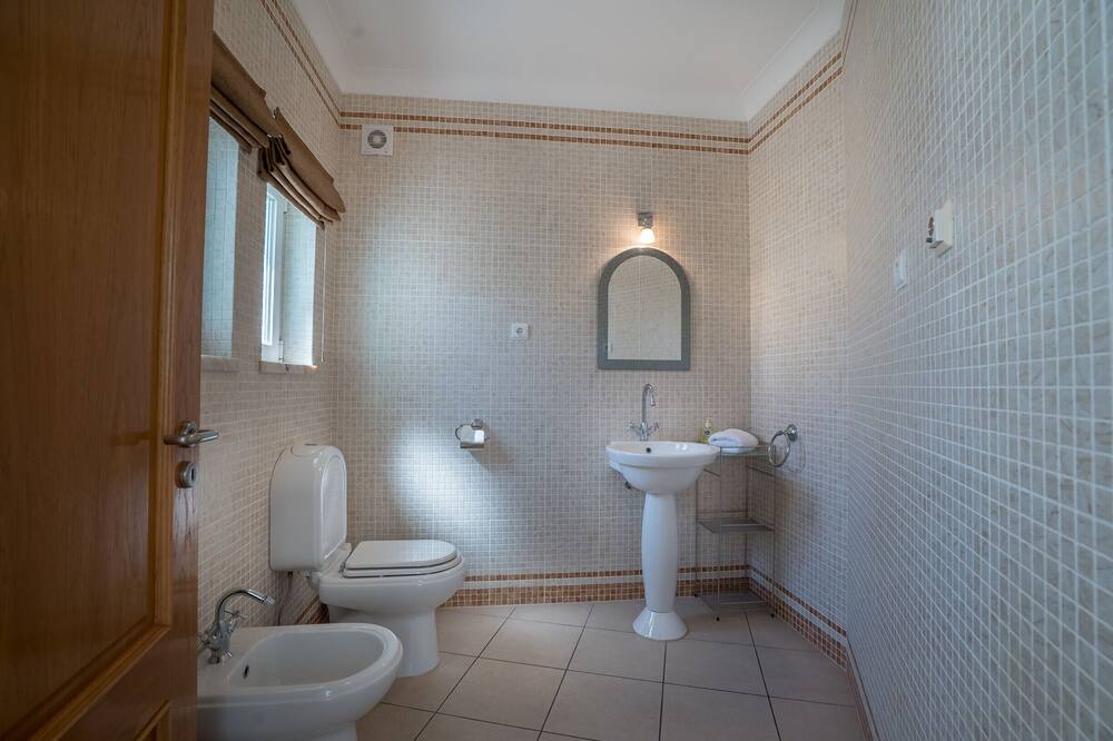 Photo of Bathroom in Figueira