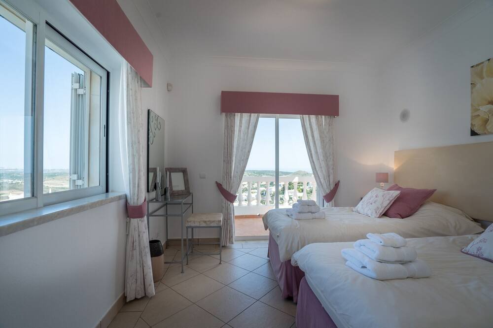 Photo of Bedroom in Figueira