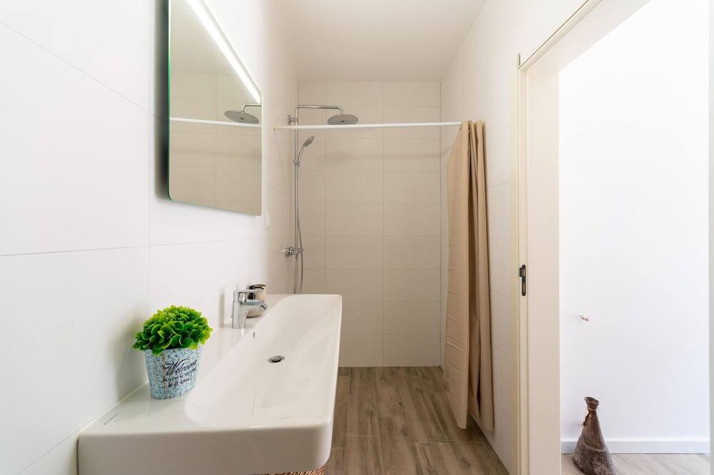Photo of Bathroom in Camparca