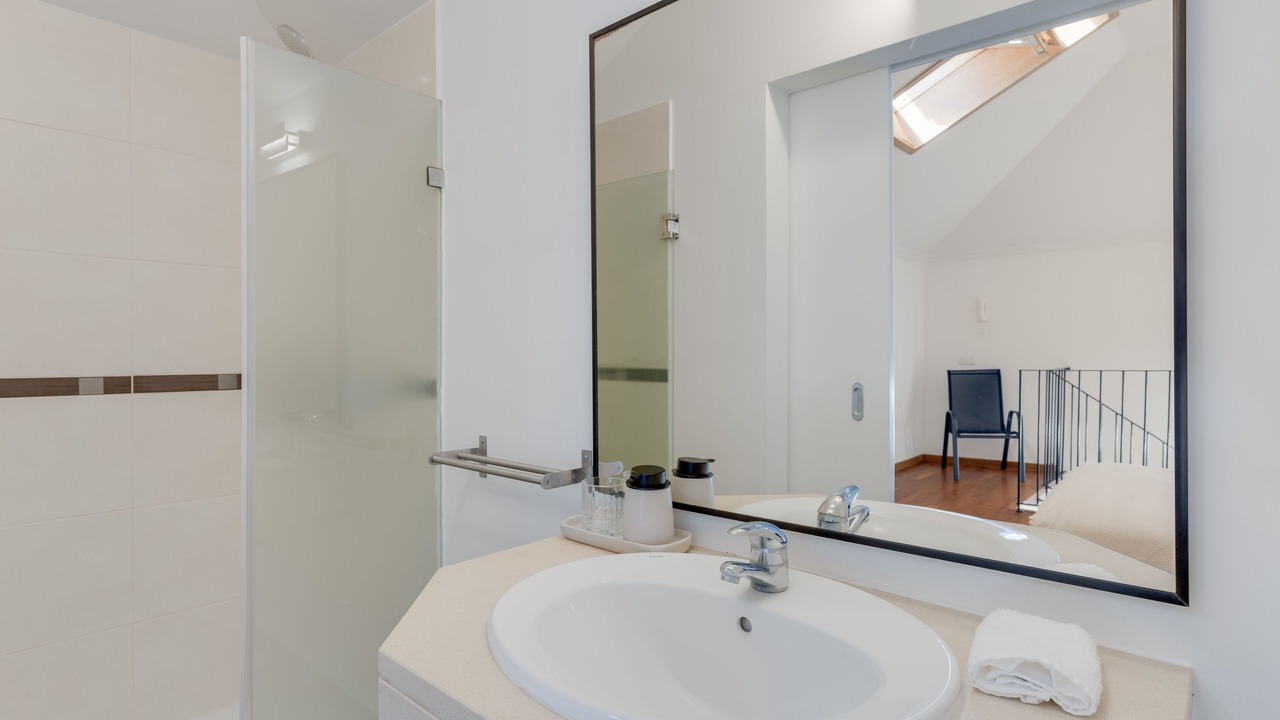Photo of Bathroom in Canico
