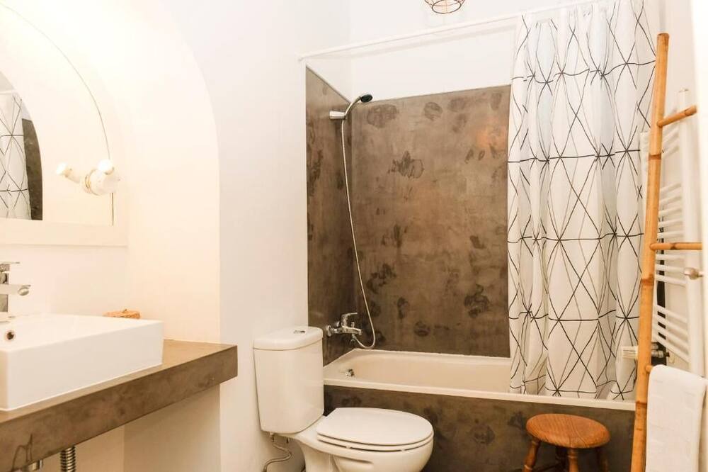 Photo of Bathroom in Oeiras