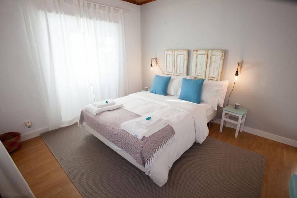 Photo of Bedroom in Oeiras