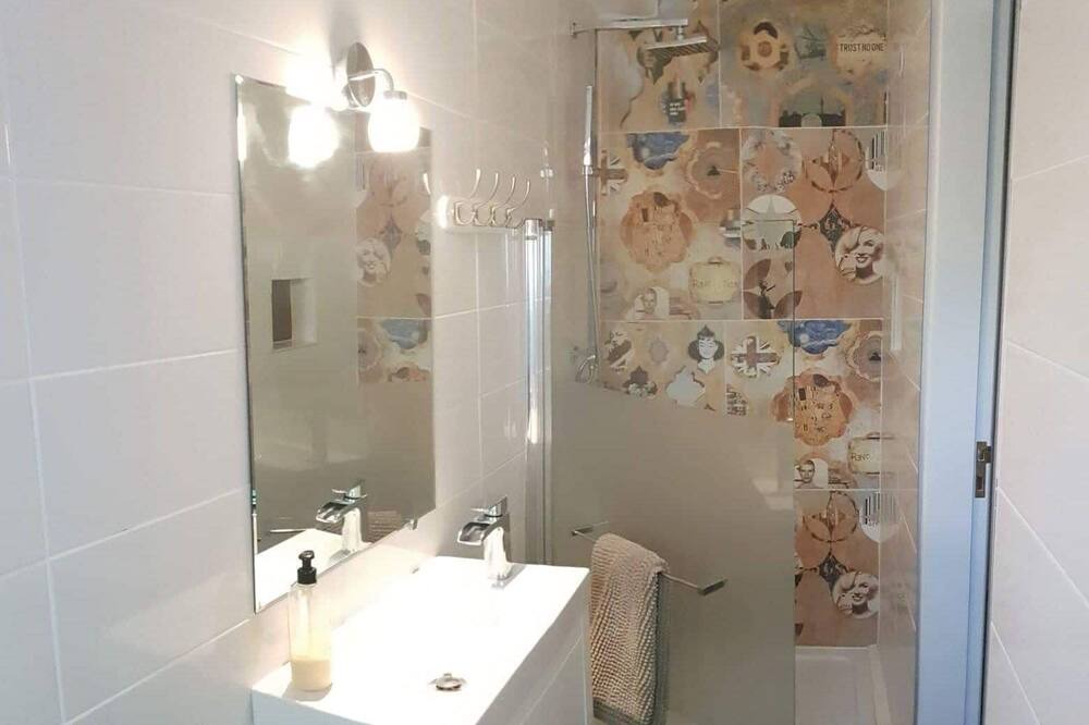Photo of Bathroom in Almancil
