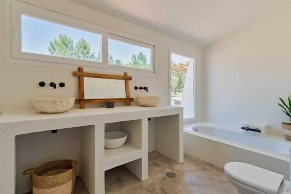 Photo of Bathroom in Grandola