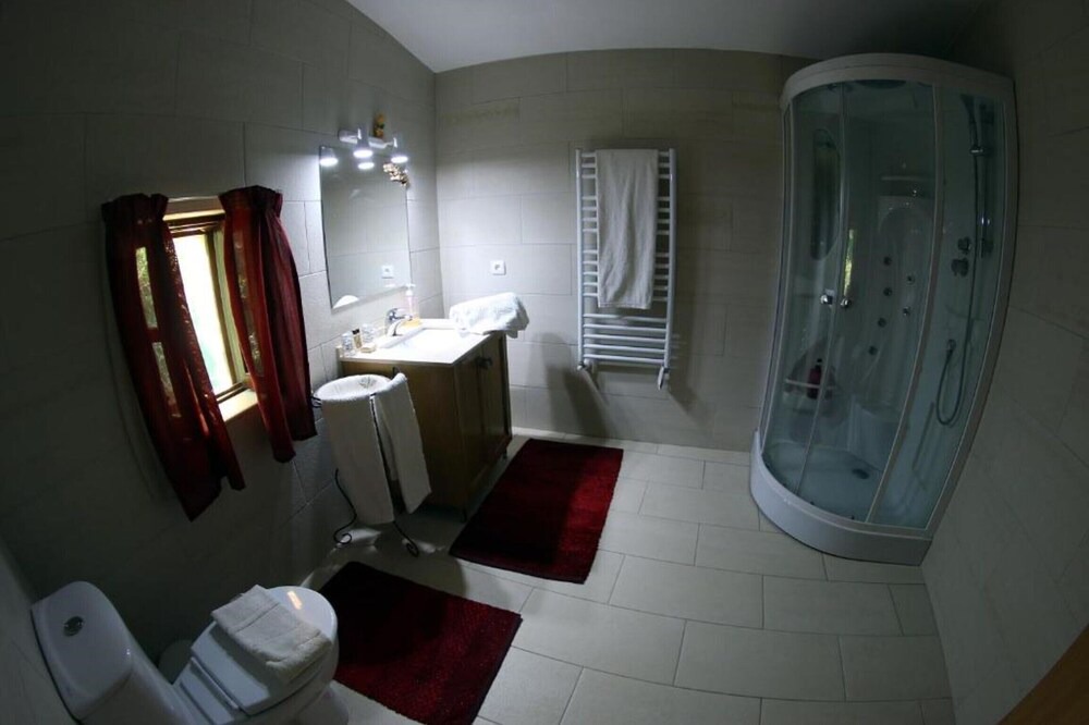 Photo of Bathroom in Miranda do Corvo