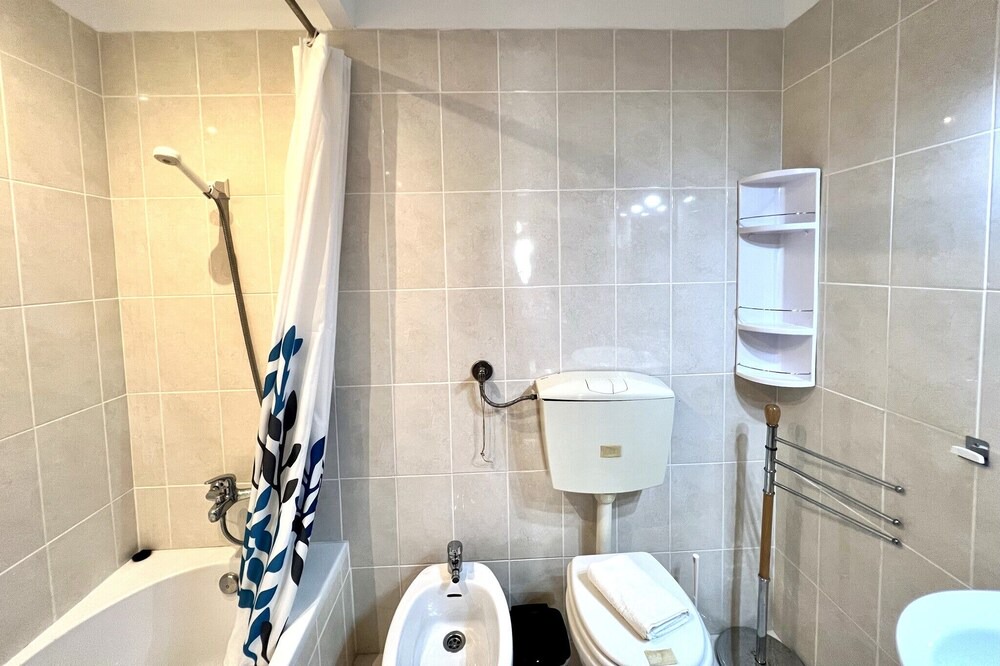 Photo of Bathroom in Peneco Beach