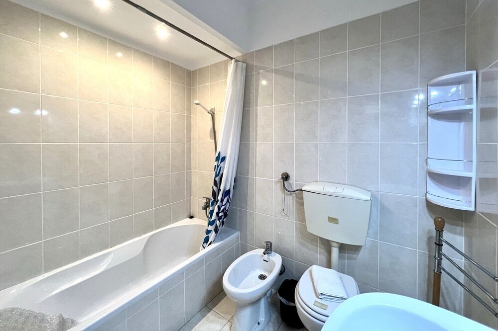 Photo of Bathroom in Peneco Beach