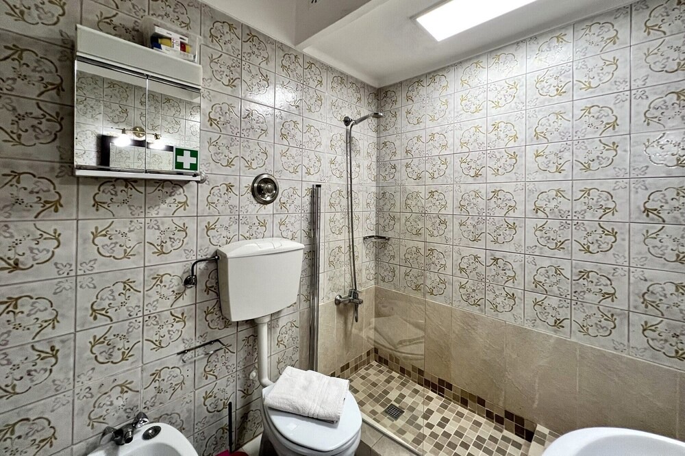 Photo of Bathroom in Peneco Beach