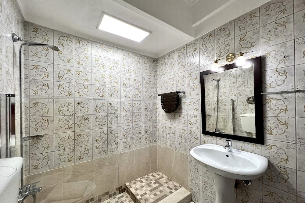 Photo of Bathroom in Peneco Beach