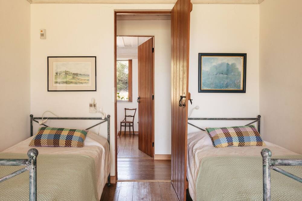 Photo of Bedroom in Sesimbra