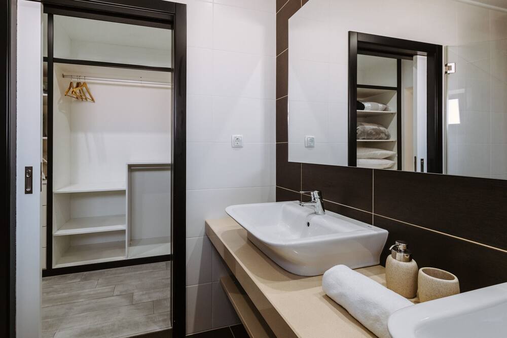 Photo of Bathroom in Olho Marinho