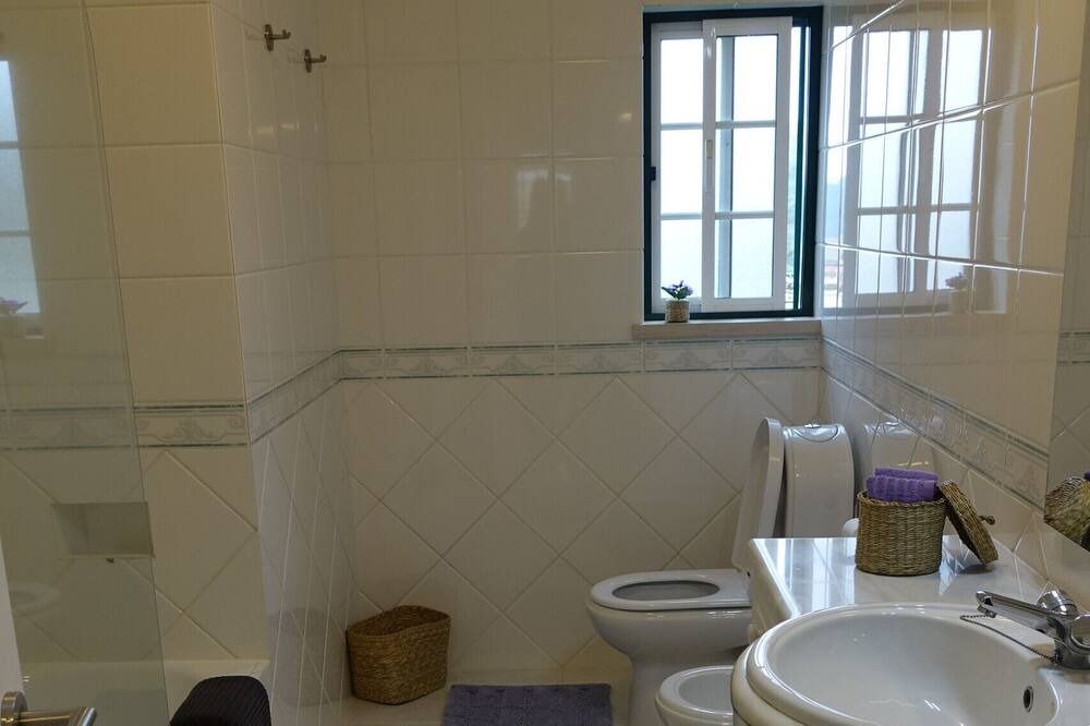 Photo of Bathroom in Obidos