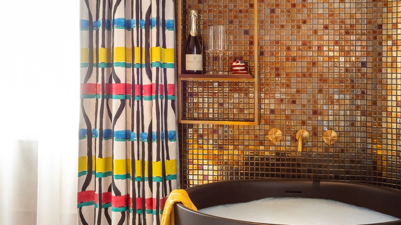 Photo of Bedroom in Lisbon Old Town