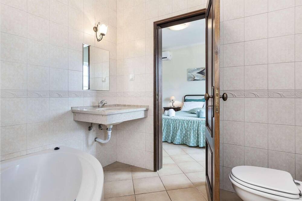 Photo of Bathroom in Silves