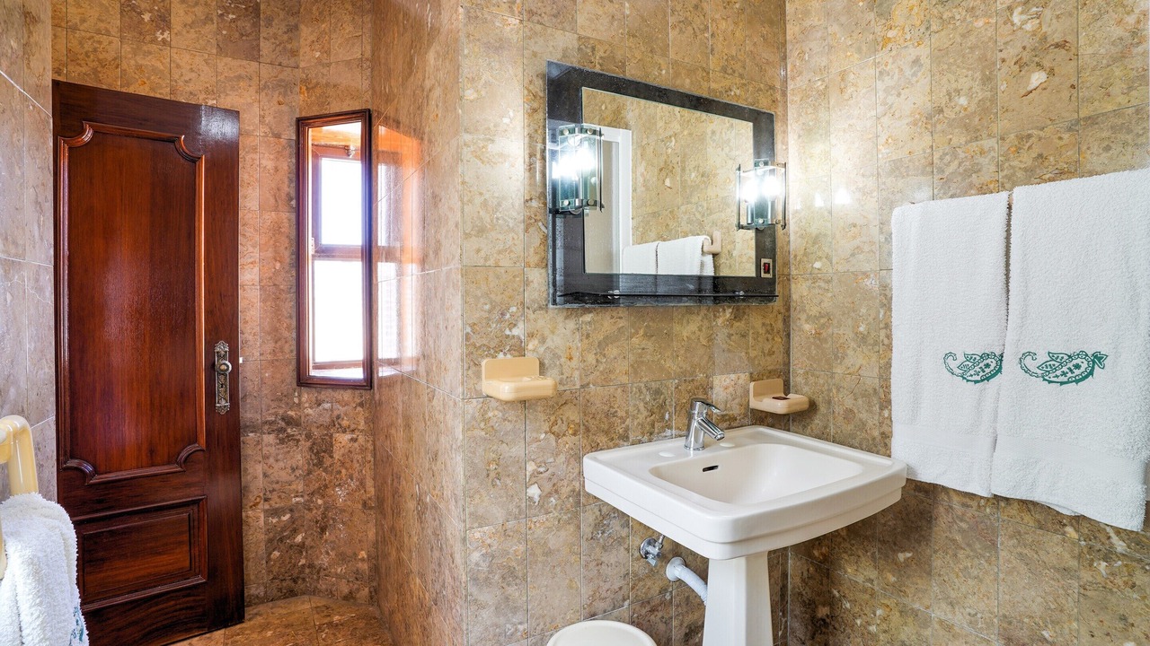 Photo of Bathroom in Quarteira