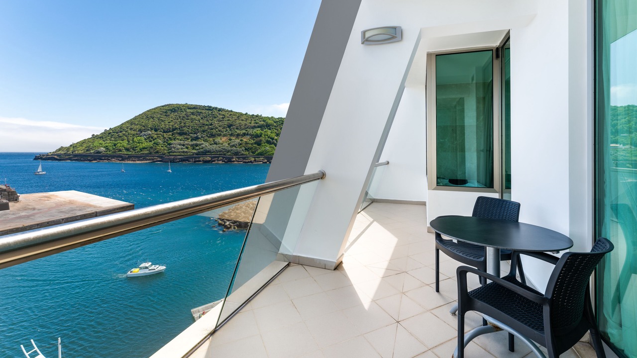 Photo of Bedroom in Angra do Heroismo