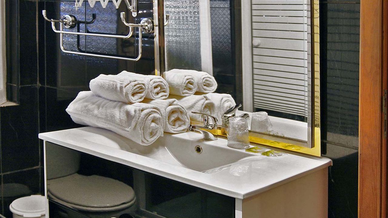Photo of Bathroom in Baixa