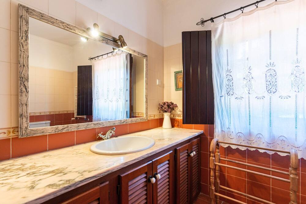 Photo of Bathroom in Cercal