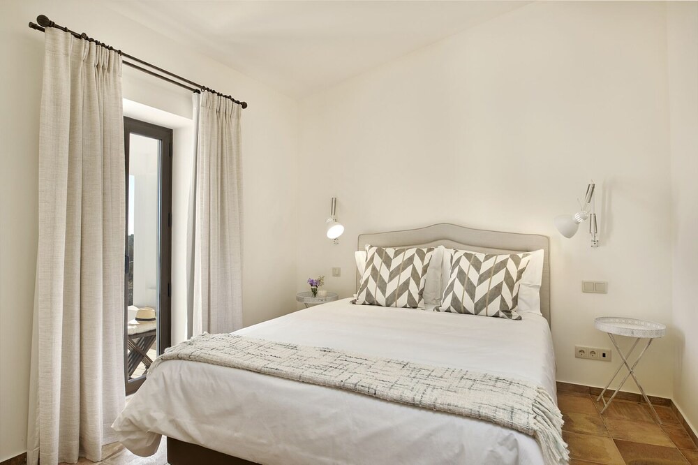 Photo of Bedroom in Moncarapacho e Fuseta