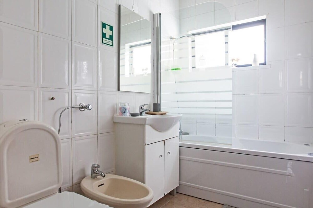 Photo of Bathroom in Alfornelos