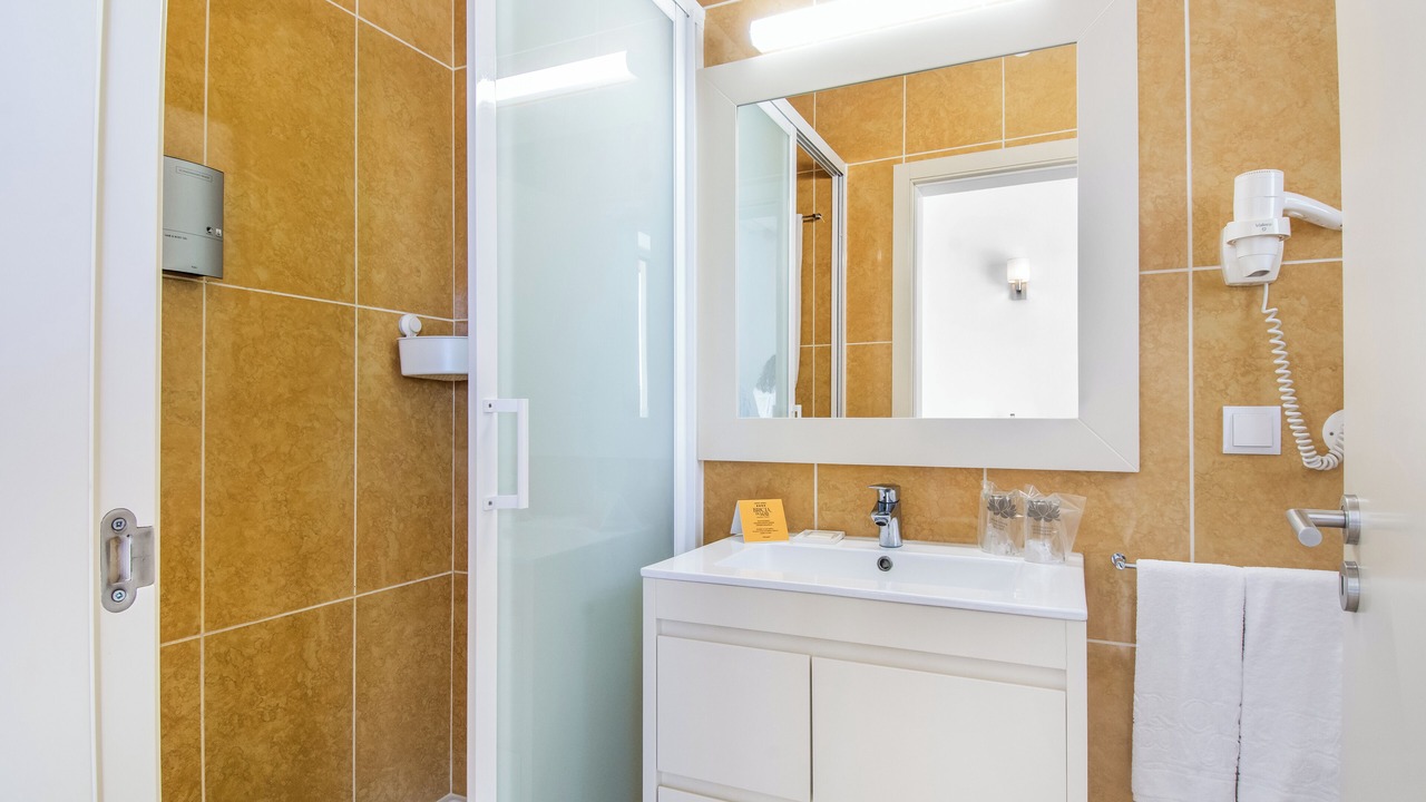 Photo of Bathroom in Ferragudo