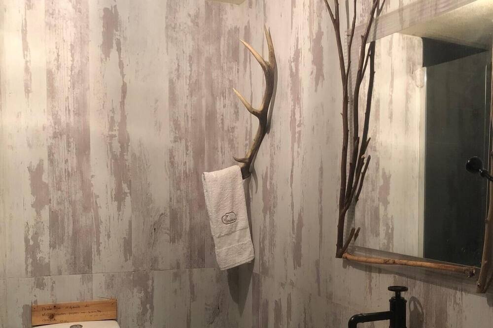 Photo of Bathroom in Alvarenga