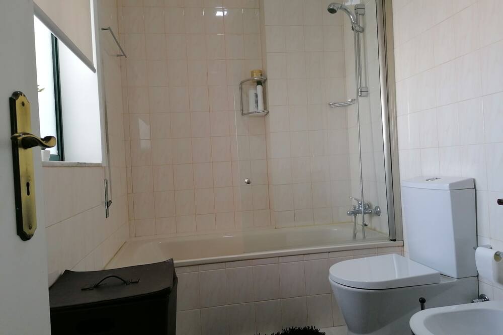 Photo of Bathroom in Marinhas