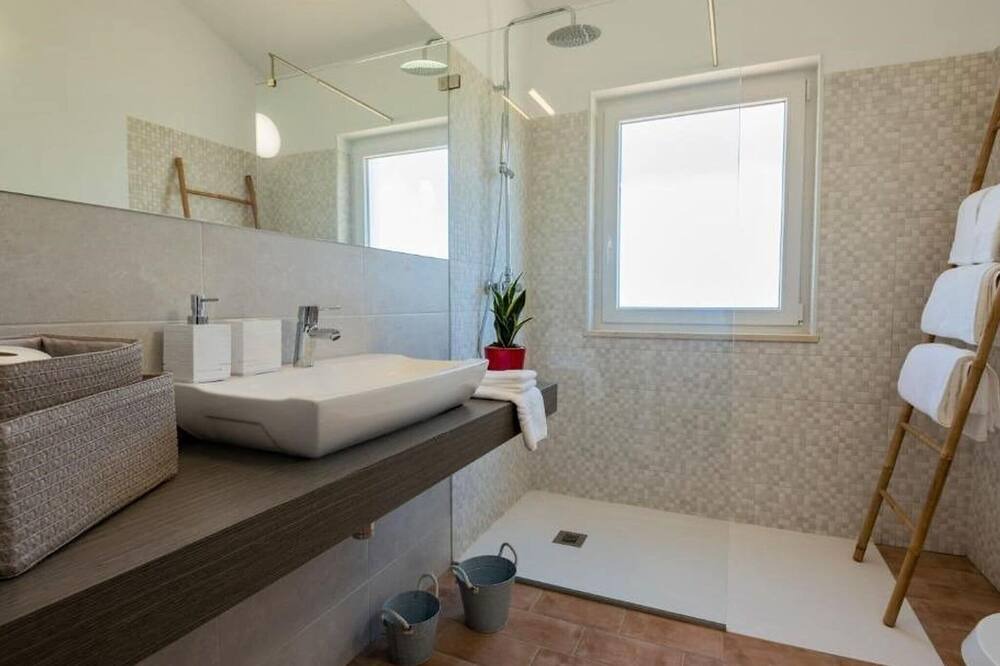 Photo of Bathroom in Santiago do Cacem
