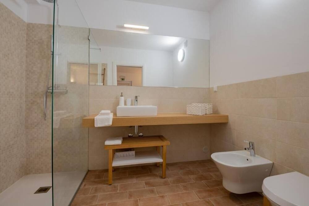 Photo of Bathroom in Santiago do Cacem