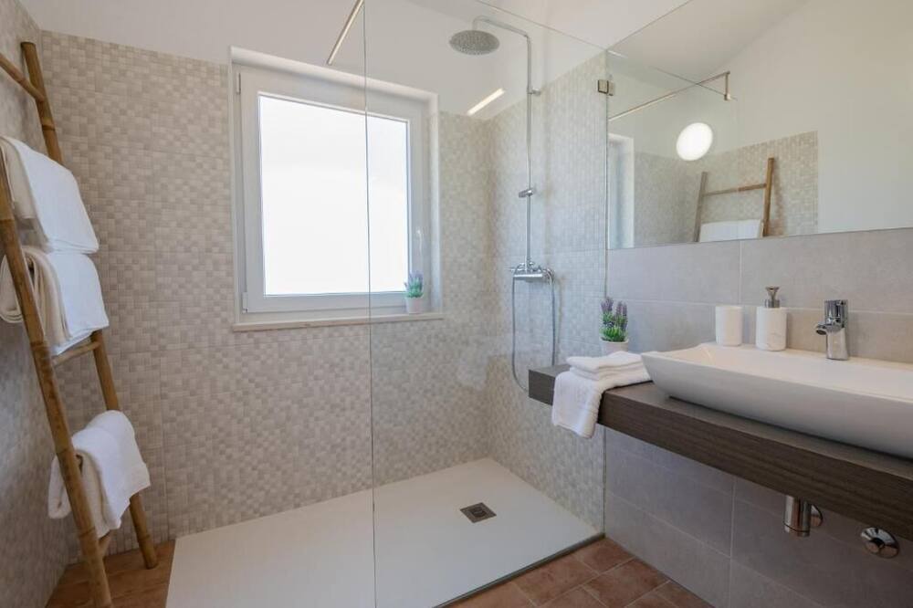 Photo of Bathroom in Santiago do Cacem