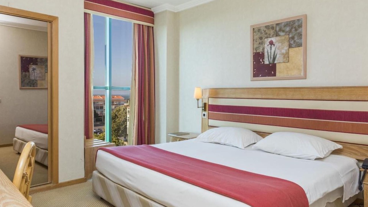 Photo of Bedroom in Carcavelos