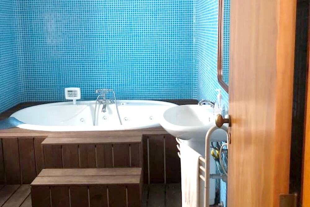 Photo of Bathroom in Pedrogao